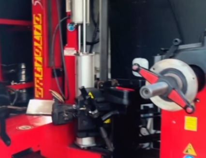 Tire-repair-on-the-spot